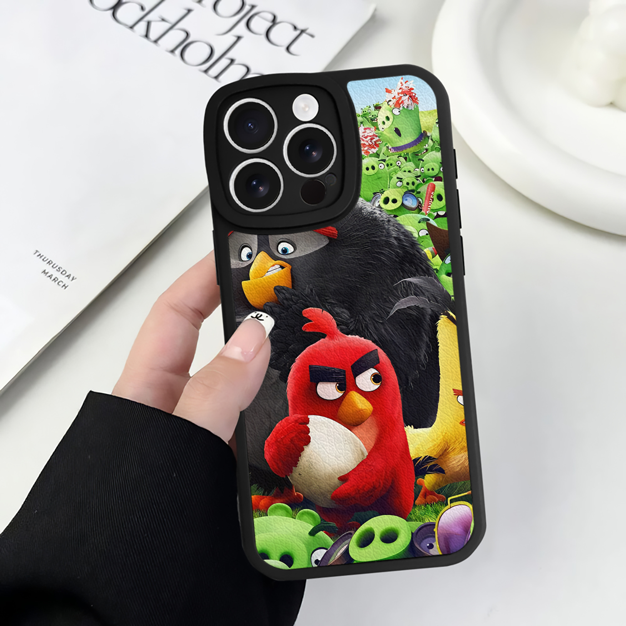 （画像用） Angry Birds アングリーバード 【iPhone 16シリーズ対応】シリコンスマホケース（レザー調） 材質：シリコン